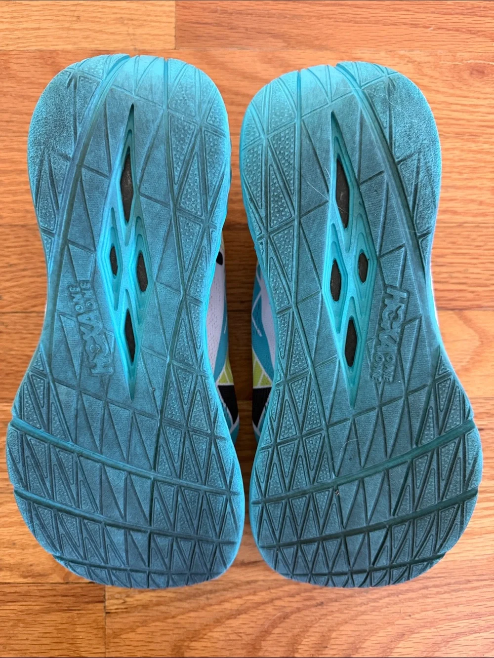 Hoka One One Kona Carbon X All Gender Running Shoe Sea Blue White EU 42